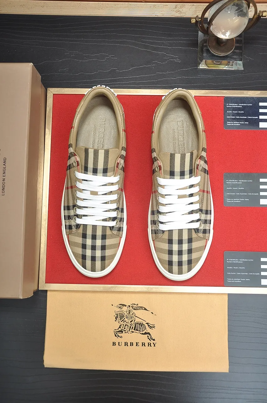 Men's shoes💰480💶[Burberry] (cowhide lining) classic low-top sneakers｜Imported cowhide with classic plaid fabric｜Cow leather lining｜Original outsole｜Fine workmanship and comfortable to wear Size: 38-44 (customized at 45)